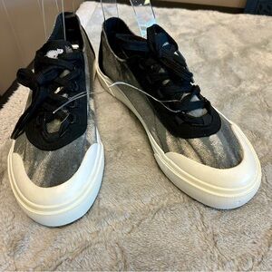 Black and Gray Rocket Dog 🐶 Sneakers Sz 7.5 NWOT